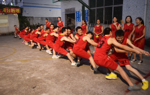 越達(dá)彩印拔河比賽